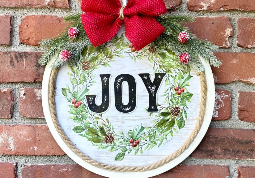Christmas Joy: Make a Dollar Tree Pizza Pan Wreath