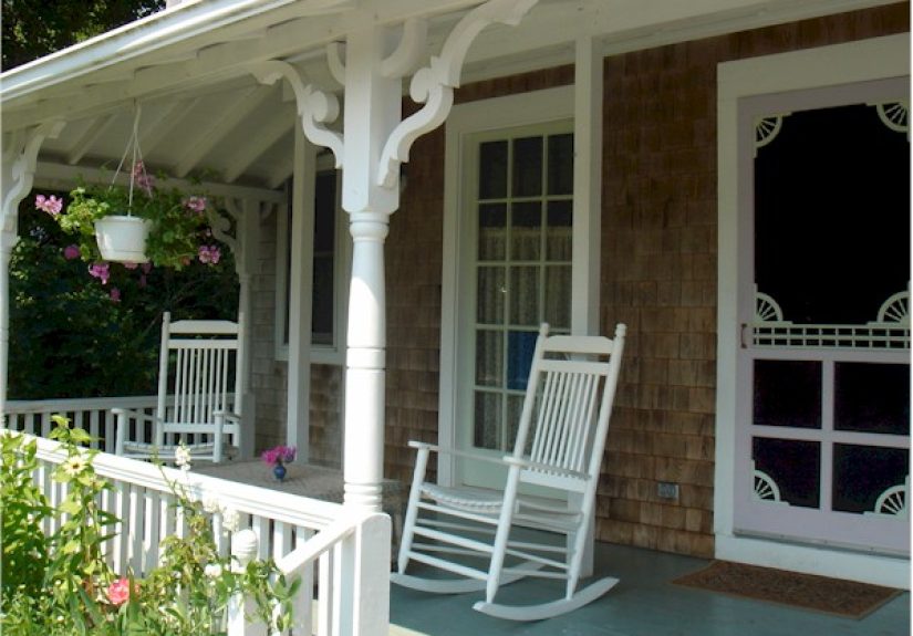 #848 Old folks who sit on their porch and wave at you when you walk by - 1000 Awesome Things