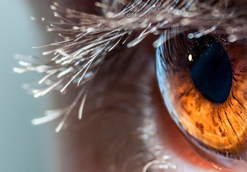 5 Swollen Eyeball Causes and Treatments