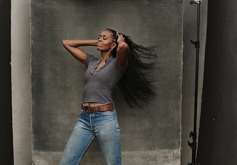&ldquo;&lsquo;Genes&rsquo; Are Fine!&rdquo;: Michelle Obama&rsquo;s Casual Look With Ultra-Long Hair Is Breaking The Internet