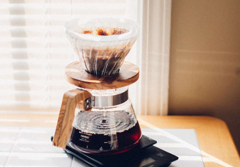 Hario V60 Glass Dripper with Olivewood VDG-01-OV