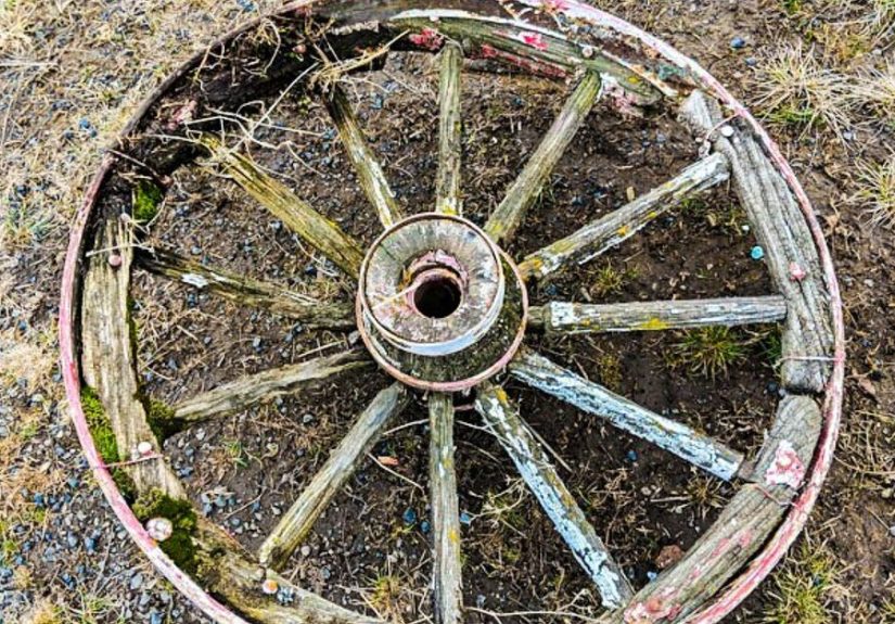 How to Make a DIY Circle Shelf - From Salvaged Wagon Wheel