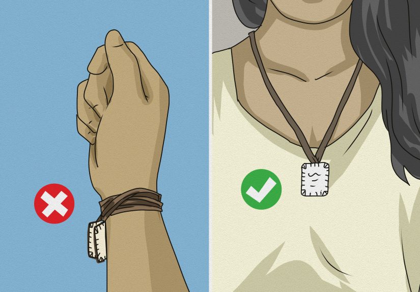 How to Wear the Brown Scapular: 9 Steps