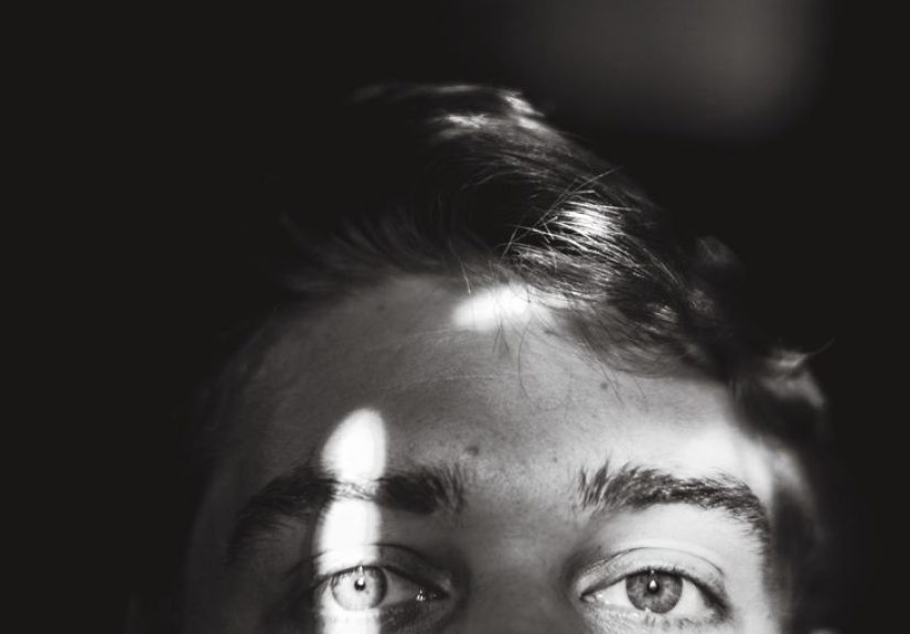 Visual migraine: Symptoms, causes, link to stroke, and more