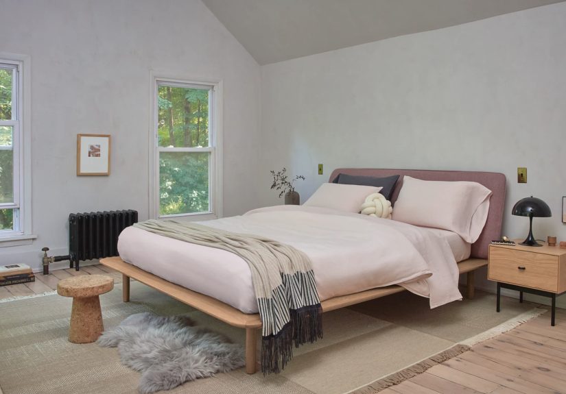 10 Easy Pieces: Simple Upholstered Beds