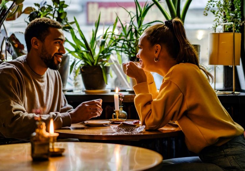 21 Signs of a Healthy Relationship, per Therapists