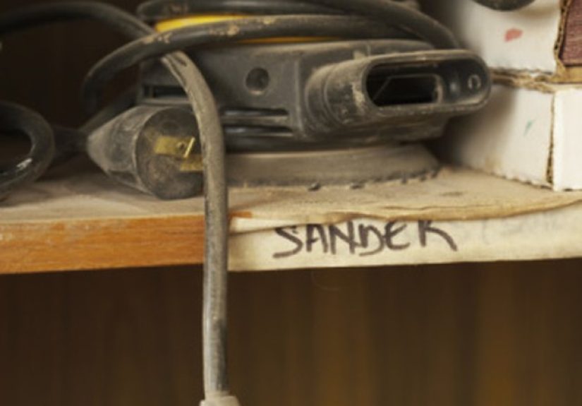 How to Paint Burned Wood From an Attic Fire