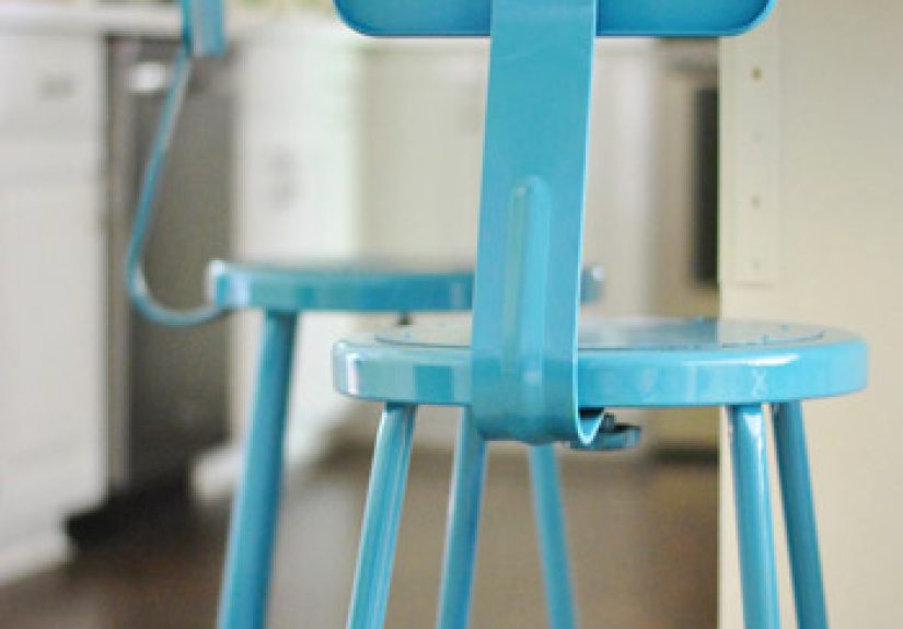How To Spray Paint Metal Stools