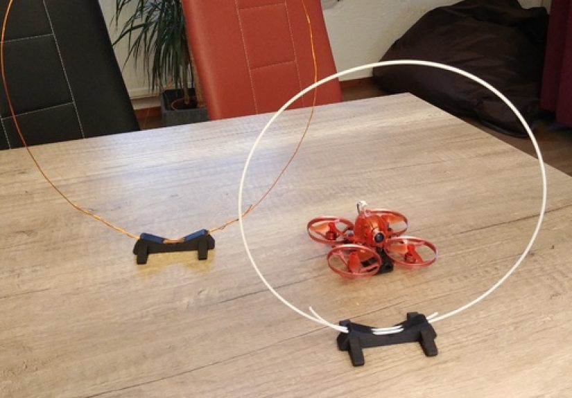 Tiny Drone Racing Gates Use Up Those Filament Scraps